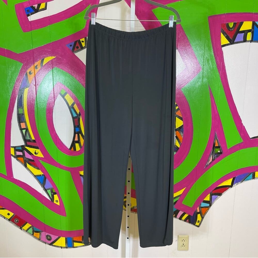 Bob Mackie Wearable Art, Grey Wide Leg Comfy Pants. Size Medium. Good used cond!